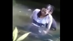 ดูหนังxthaiแอบถ่ายน้องผัวล่อหีเมียพี่ชายในน้ำporn